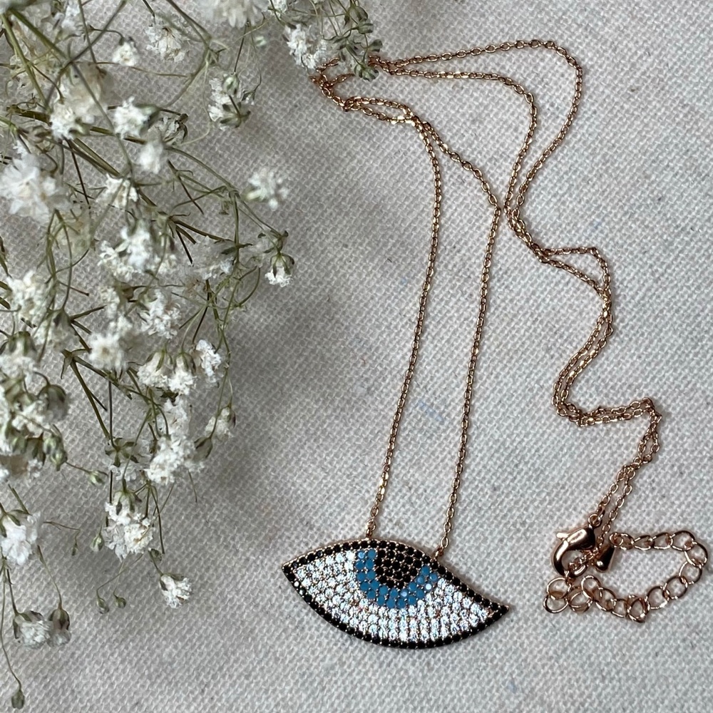 Eye studded necklace.